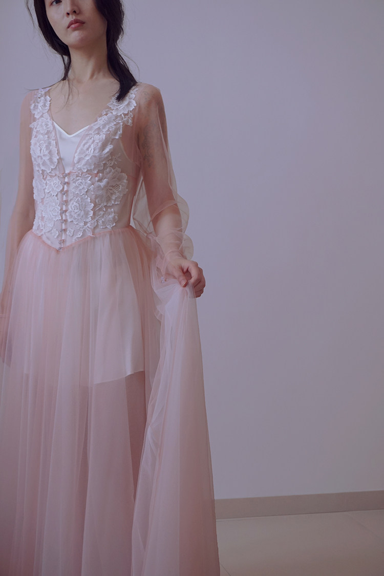 原创设计师复古长袖公主手工蕾丝旅拍轻纱麦色尔夫人睡衣新娘晨袍在类目 女士内衣/男士内衣/家居服, 睡袍/浴袍中 - 来自Buy2taobao.com提供专业的淘宝代购服务