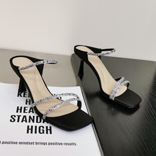 7cm 仙女风韩式 新款 2026夏季 增高露趾外穿一字拖 水钻双带细跟凉鞋