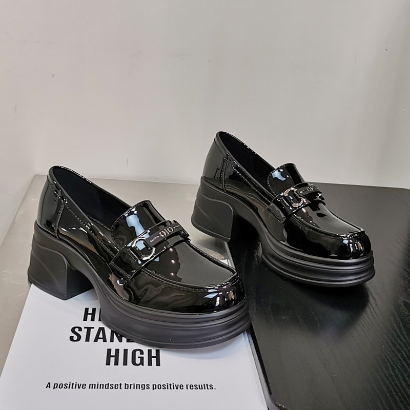 粗跟厚底漆皮乐福鞋女2026春季新款百搭英伦单鞋一脚蹬黑色小皮鞋