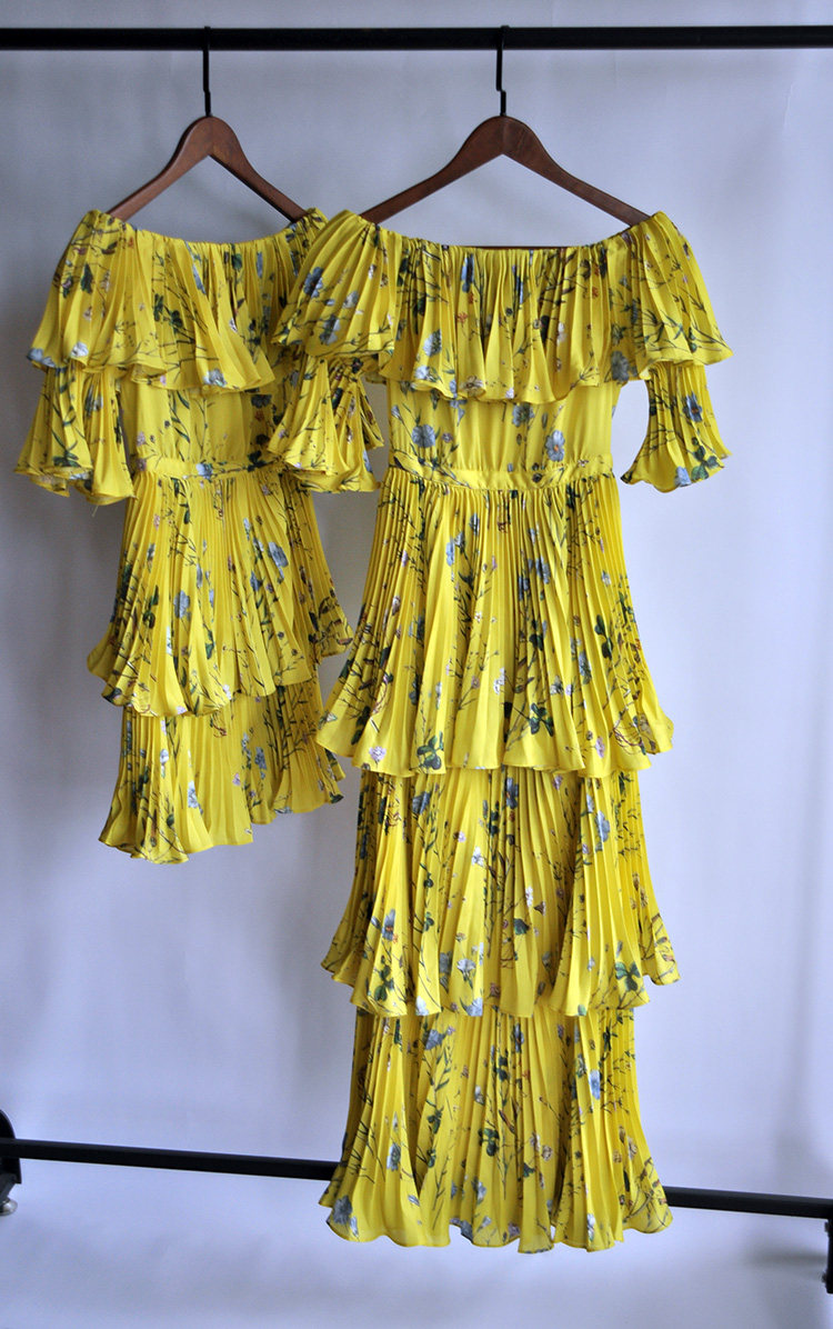 英国黄色印花海边百褶荷叶边度假一字领露肩连衣裙