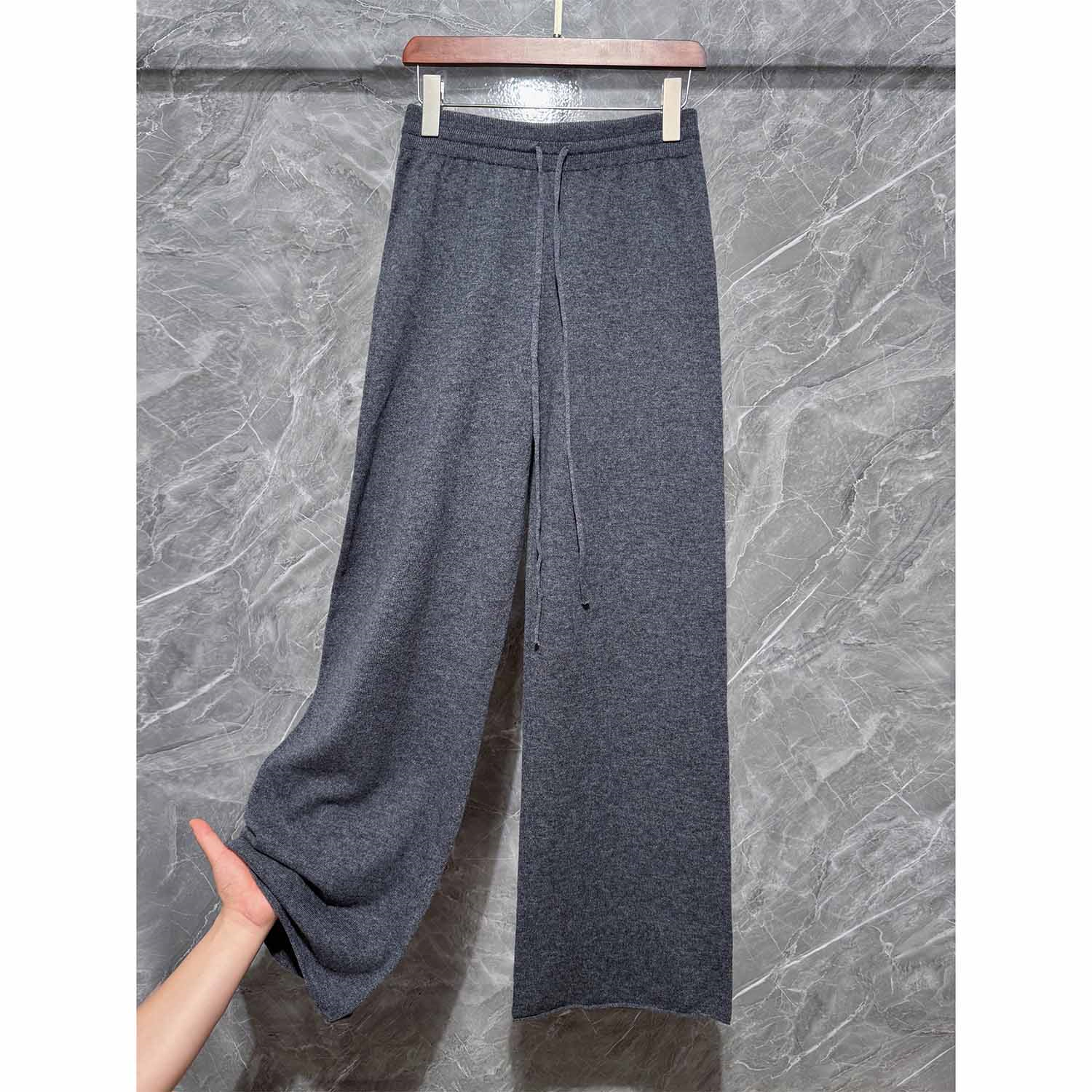 深圳南油奢品绵羊毛针织阔腿裤女