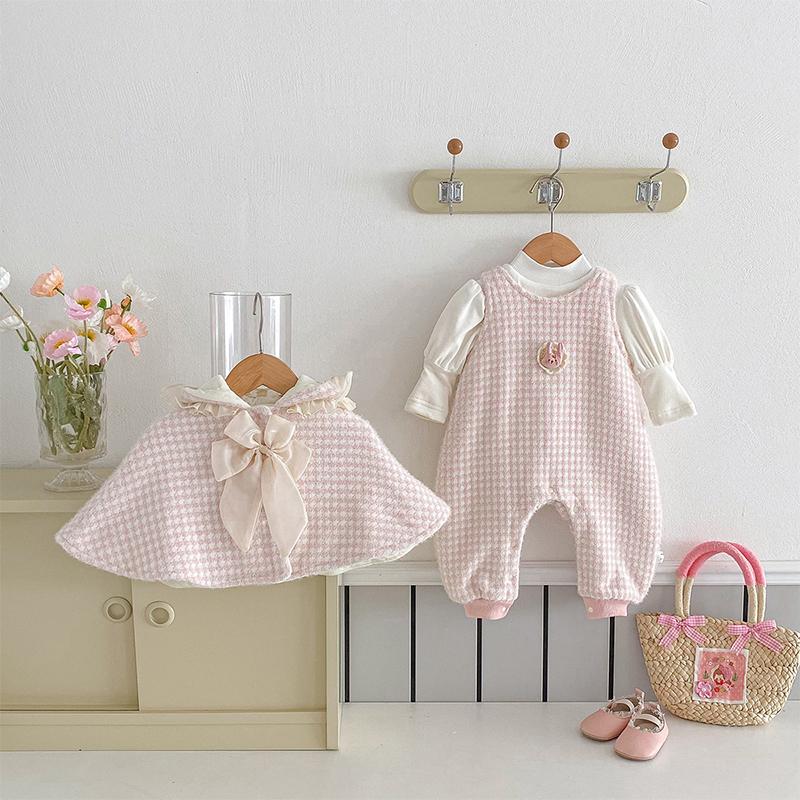 韩版婴儿秋冬装新款女宝宝连体衣套装周岁斗篷打底衫背带加绒爬服