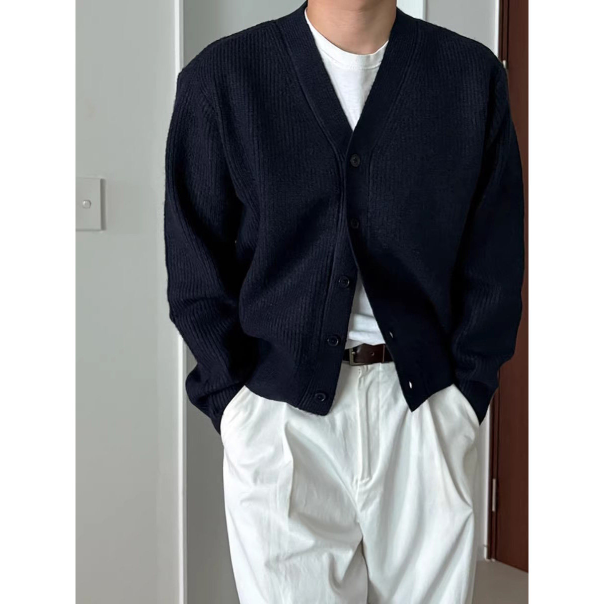 韩国东大门代购时尚高档轻熟风素雅V领宽松粗棒针织衫男毛衣外套