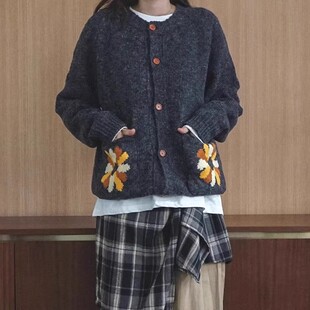 韩国东大门代购圆领双口袋雏菊提花百搭男女款针织开衫毛衣外套