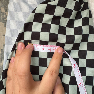 1.5厘米黑绿色棋盘格马赛克服装面料男女衬衫连衣裙裤子舞蹈服布