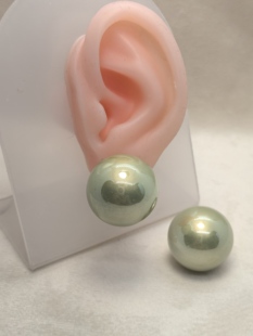 浅绿色大珠珠球耳钉925银针气质独特甜美夏天多巴胺耳环