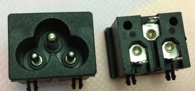 AC电源座 865E9 3脚 梅花型 3芯 CCC CE 2.5 A250V