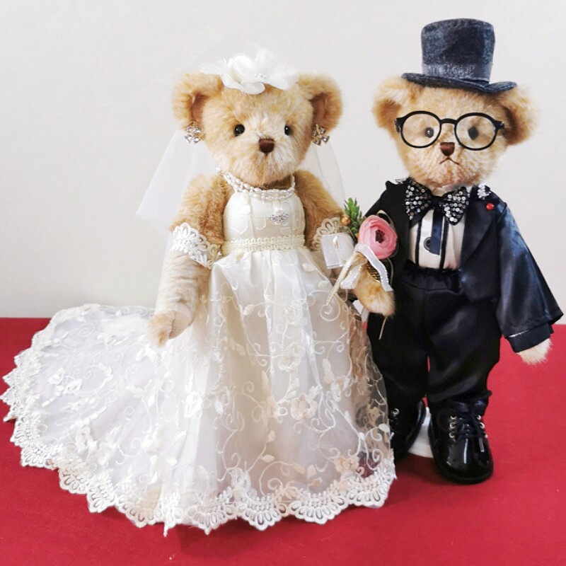 压床娃娃结婚对娃公仔婚车头车婚纱泰迪熊情侣一对高档送新人礼物
