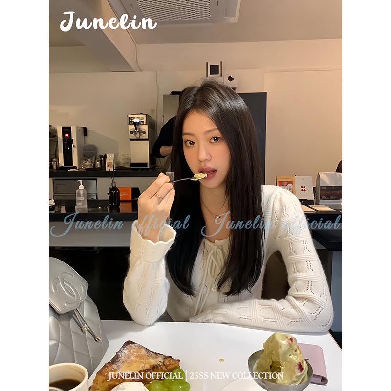 六月林 韩国博主同款百搭纯色圆领长袖修身显瘦内搭上衣女