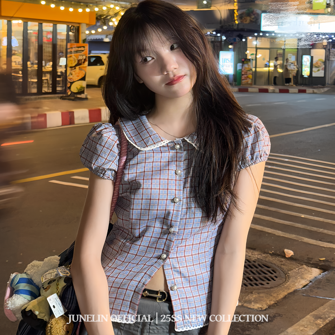 六月林 韩国博主同款学院风格纹短袖衬衫女修身显瘦小泡泡袖衬衣
