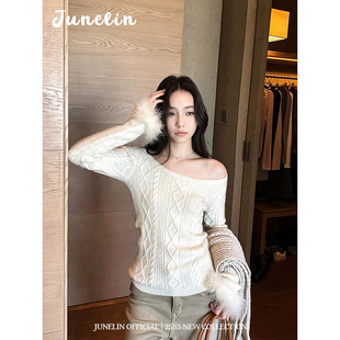 六月林 上衣女 韩系纯欲小众设计感毛毛杏色麻花一字领露肩针织衫