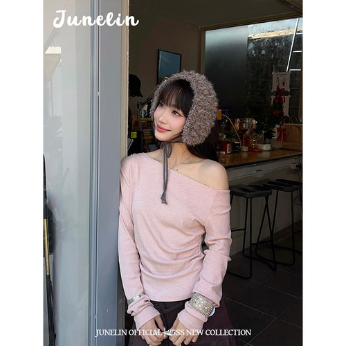 六月林 韩国博主同款温柔甜美风减龄少女显瘦斜肩针织上衣女修身