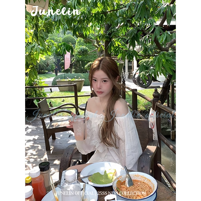 六月林 韩国博主同款 白色系带上衣女设计感甜美百搭小众别致减龄