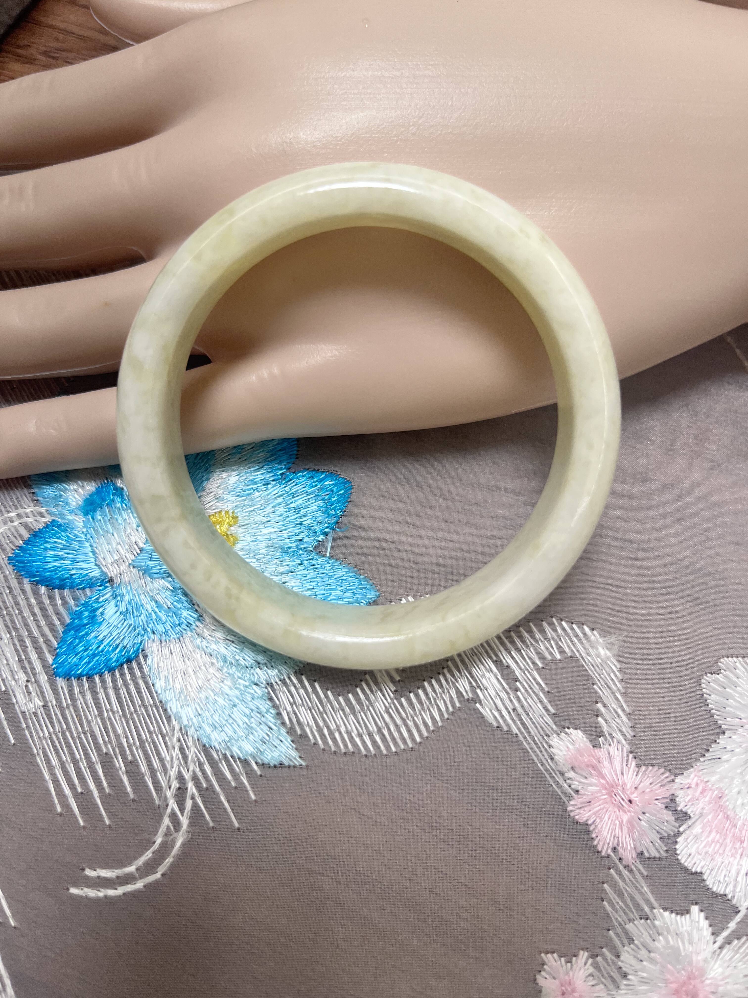 新中式国风岫玉手镯 姜花平安镯 质感温润细腻圈口53