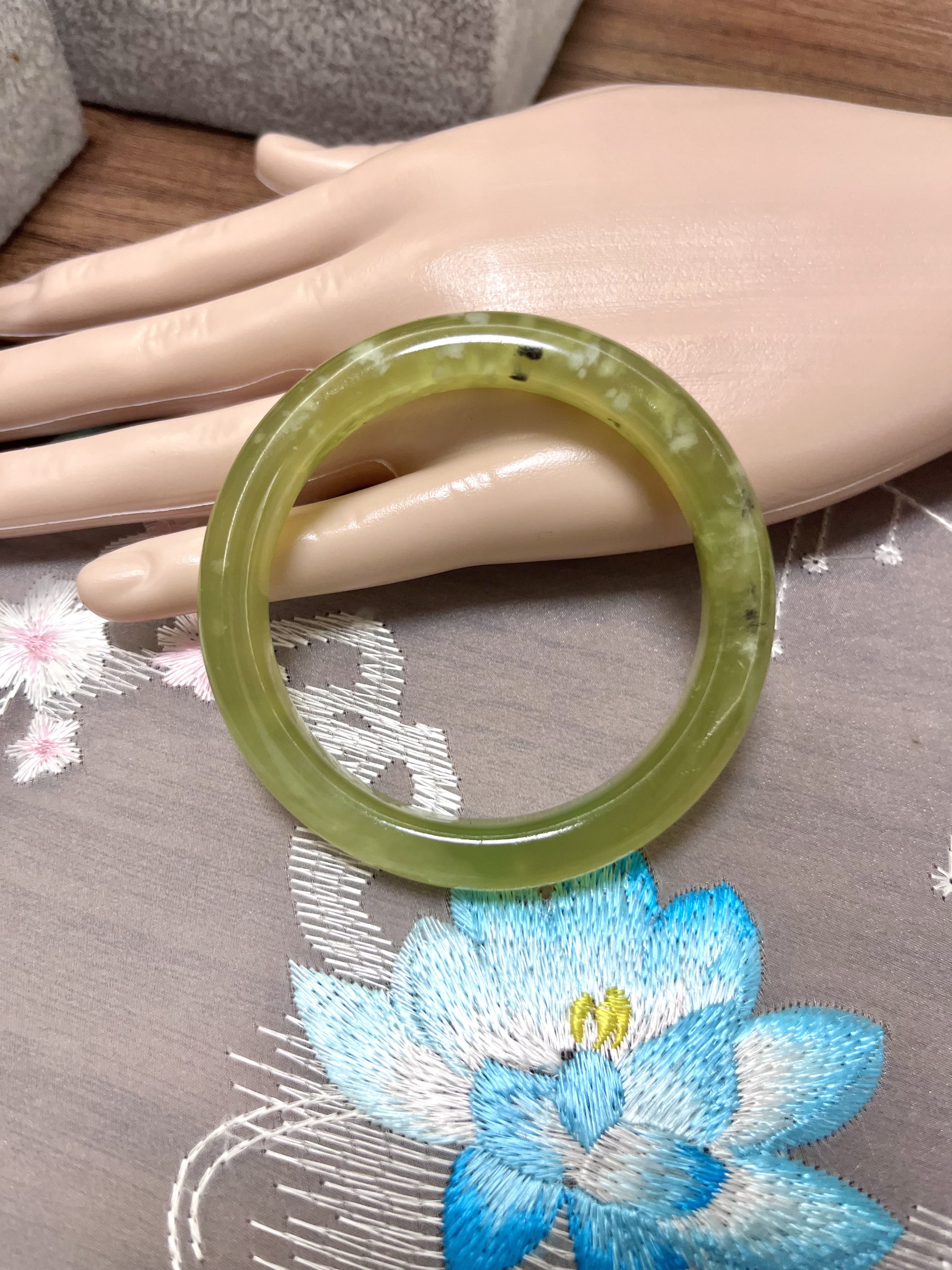 新中式国风#岫玉#绿冰飘花#圈口54# 玉手镯 夏日的小清新 年轻款