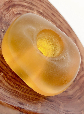 天然老蜜蜡饼子吊坠纯净金珀全品大墩子风化纹大孔道非二代无优化