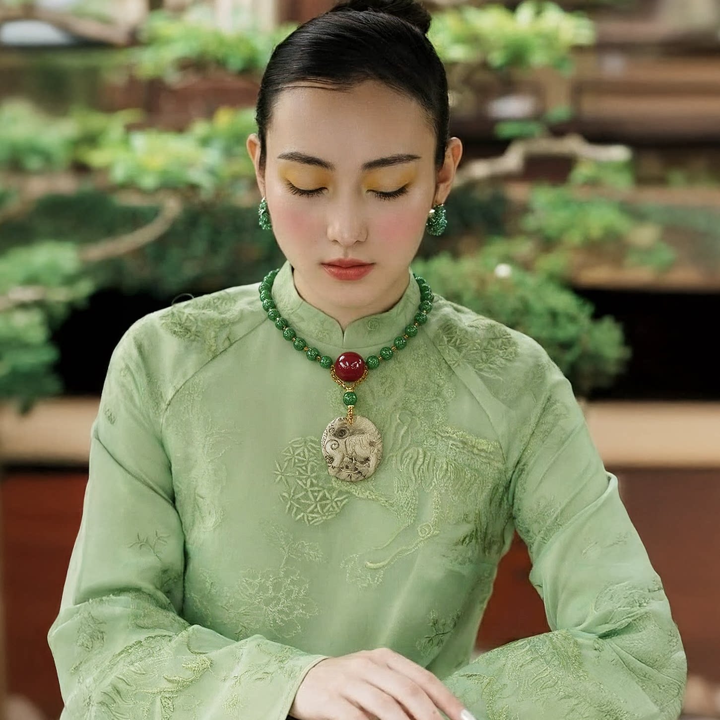 青翠承华 · 赤珠照影古意玉牌项链