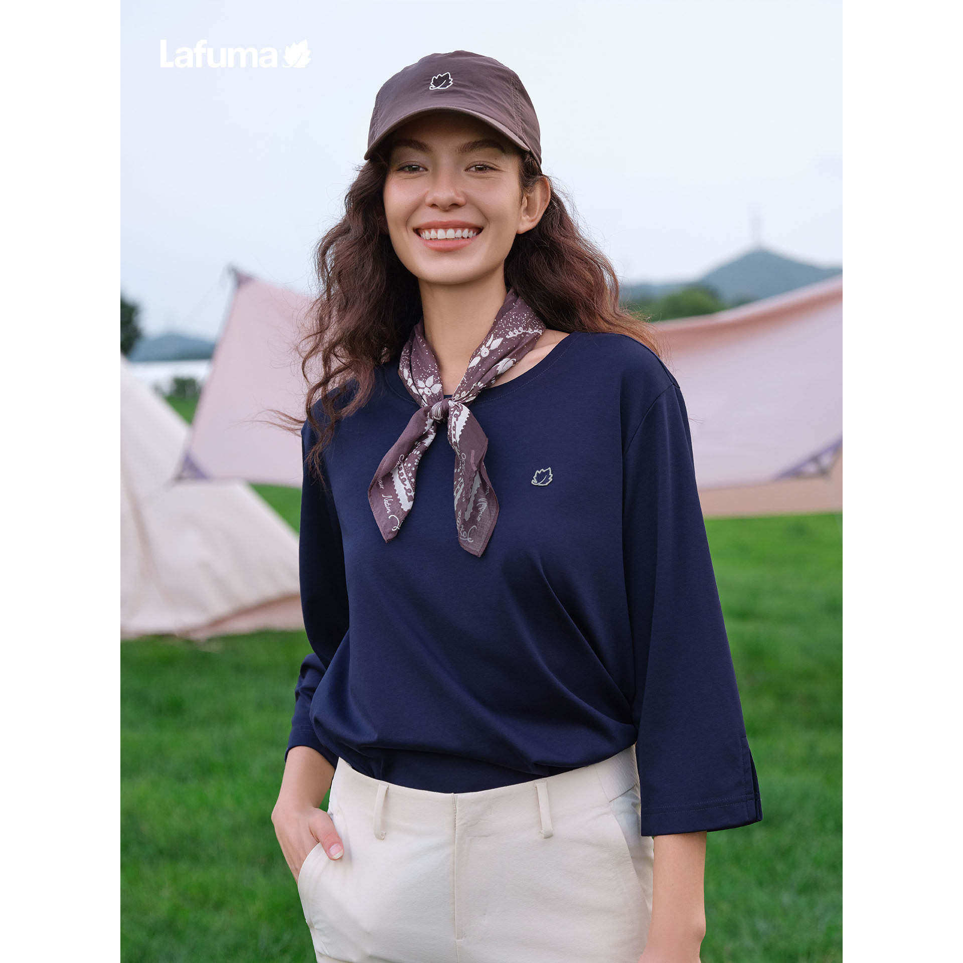 乐飞叶户外极简七分袖T恤女