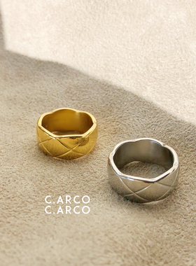 CArco人气小香风经典波浪边光面菱格纹宽版百搭情侣金银钛钢戒指