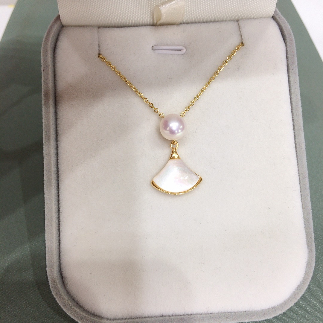 小裙子天然淡水真珍珠扇形吊坠贝母项链锁骨链送人礼物轻奢高级感