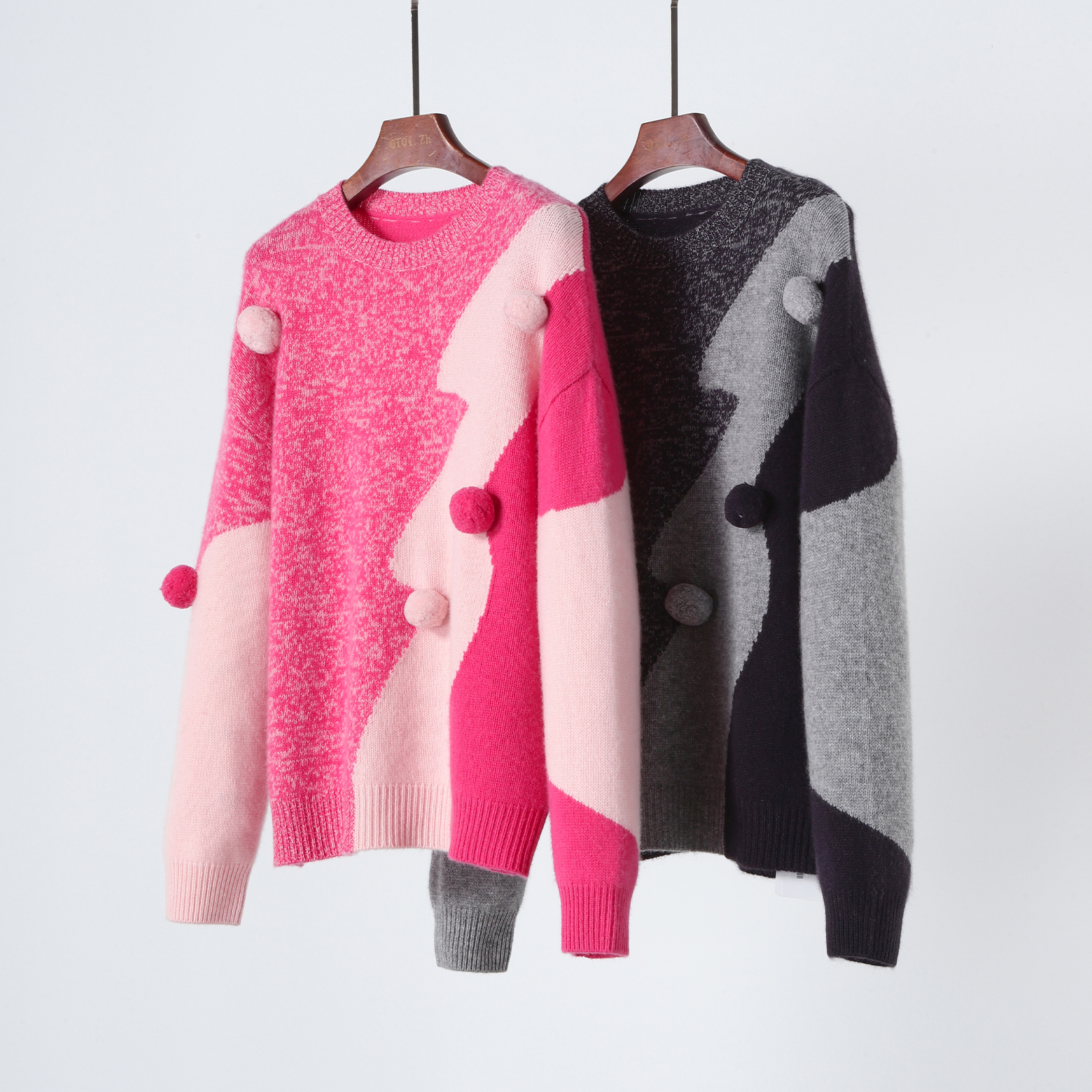 慵懒拼色山羊绒柔软宽松套头毛衣