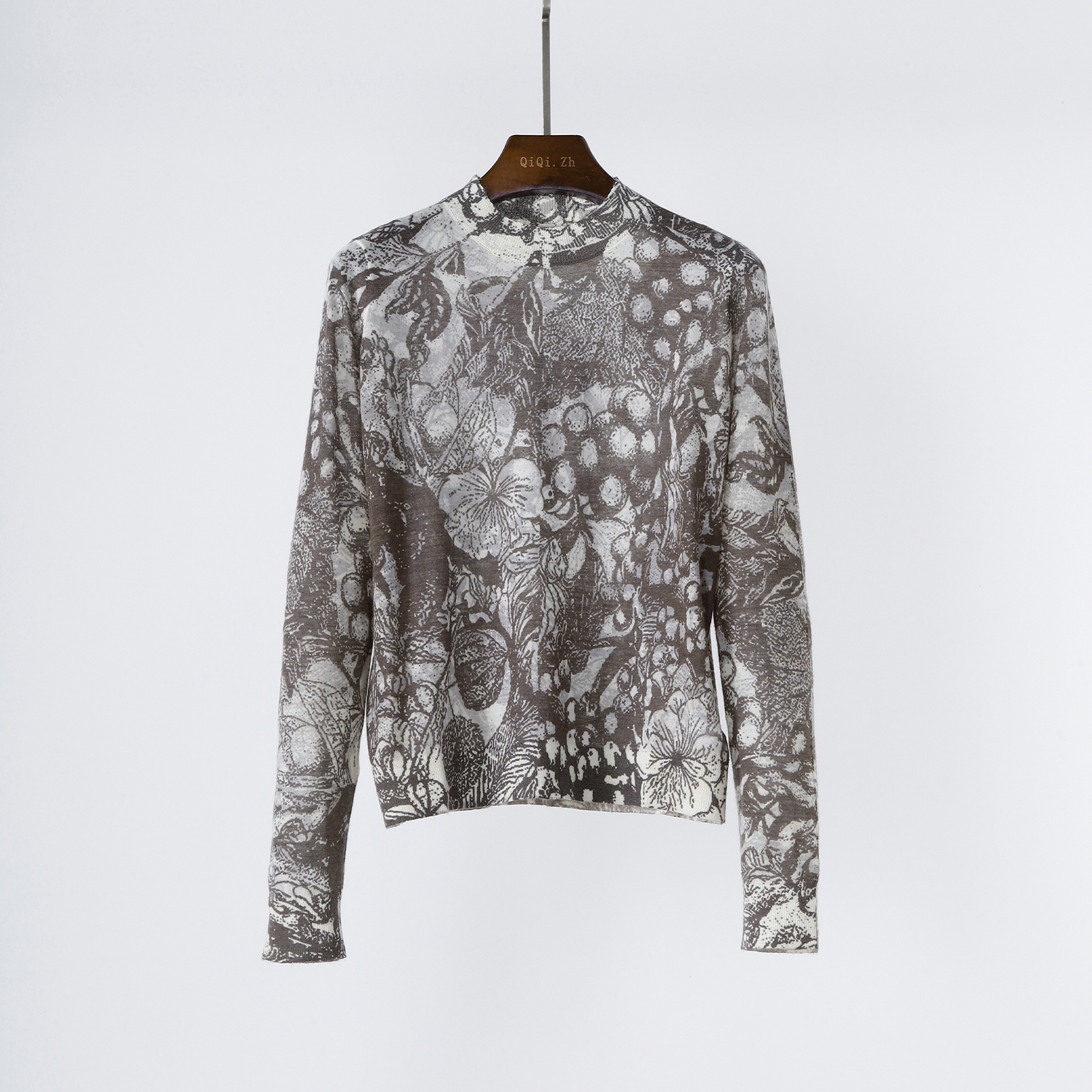 精纺羊毛印花半高领针织打底衫