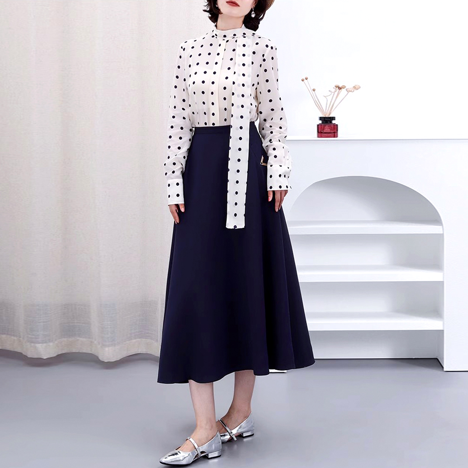 波点衬衫+丝毛半身裙时尚套装