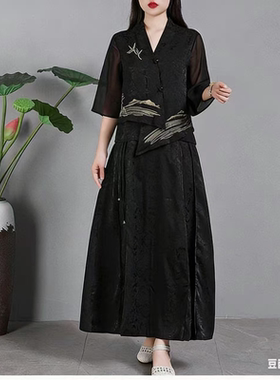 1062 春夏款新中式文艺气质刺绣提花V领上衣+半身裙两件套套裙JT