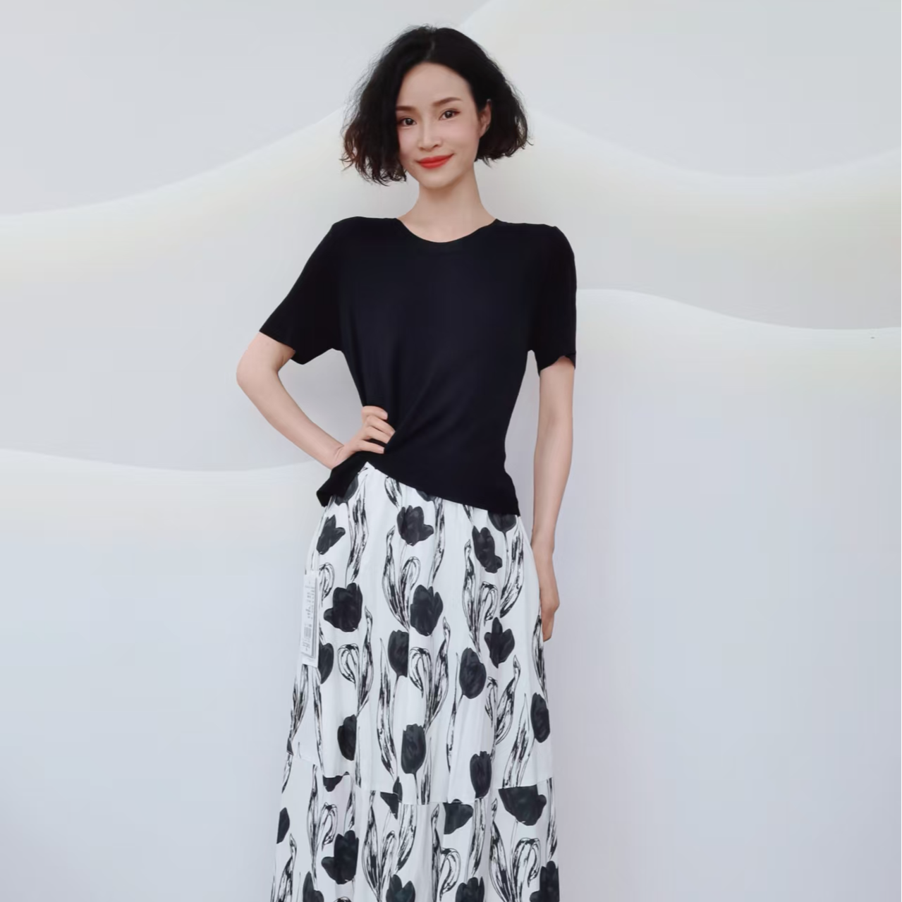 9092 夏季新款时尚显瘦洋气减龄短袖小衫+半裙两件套套裙LY