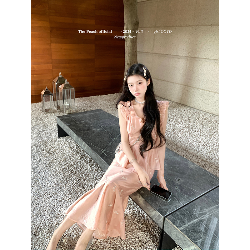 thepeachofficial【塞纳河晚风】荷叶边V领上衣包臀鱼尾裙套装女