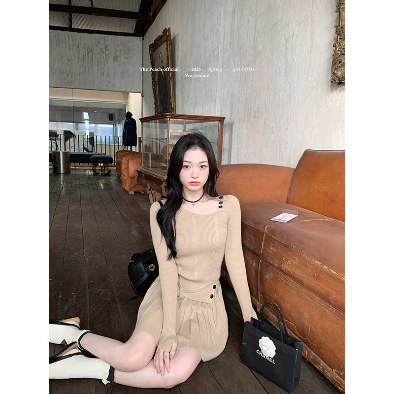 thepeachofficial【巴黎塔晴天】千金风针织上衣翻边百褶裙套装女