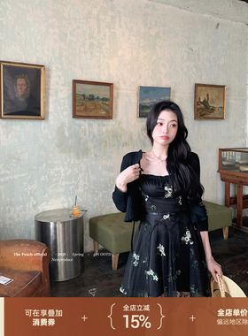 thepeachofficial【卡莫里初夏】镂空绣花黑色收腰吊带连衣裙女春