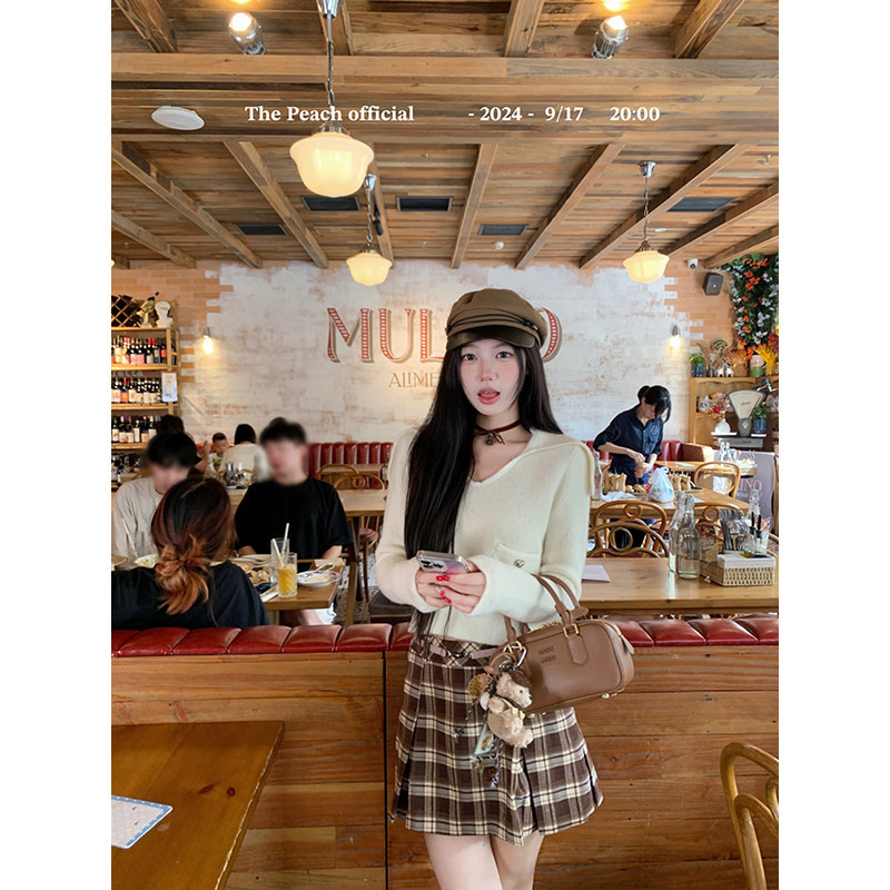 拼色海军领V领收腰短款羊毛上衣