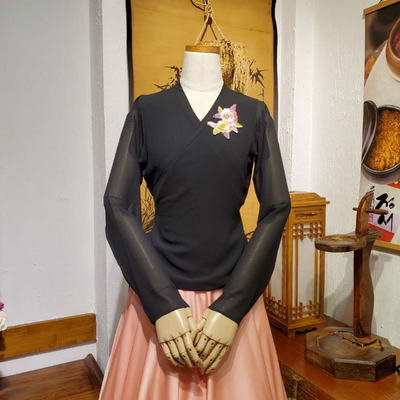 朝鲜上衣和裙子跳舞黑色韩服