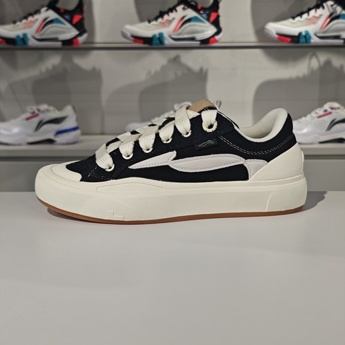 李宁车缝线系带男子低帮滑板鞋