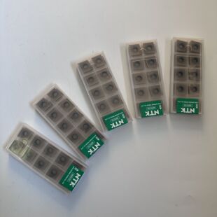 日本NTK数控菱形外圆车刀片CNGA120404T01025ZC7高硬度材料