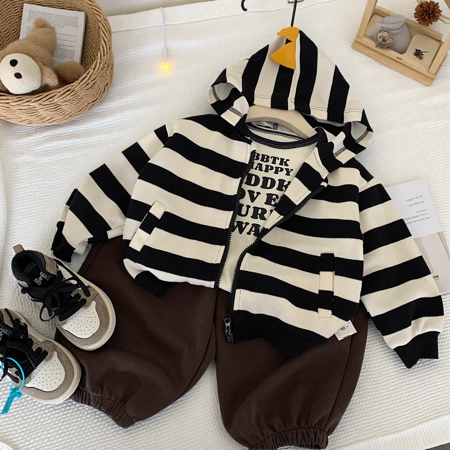 儿童外套条纹连帽卫衣开衫恐龙