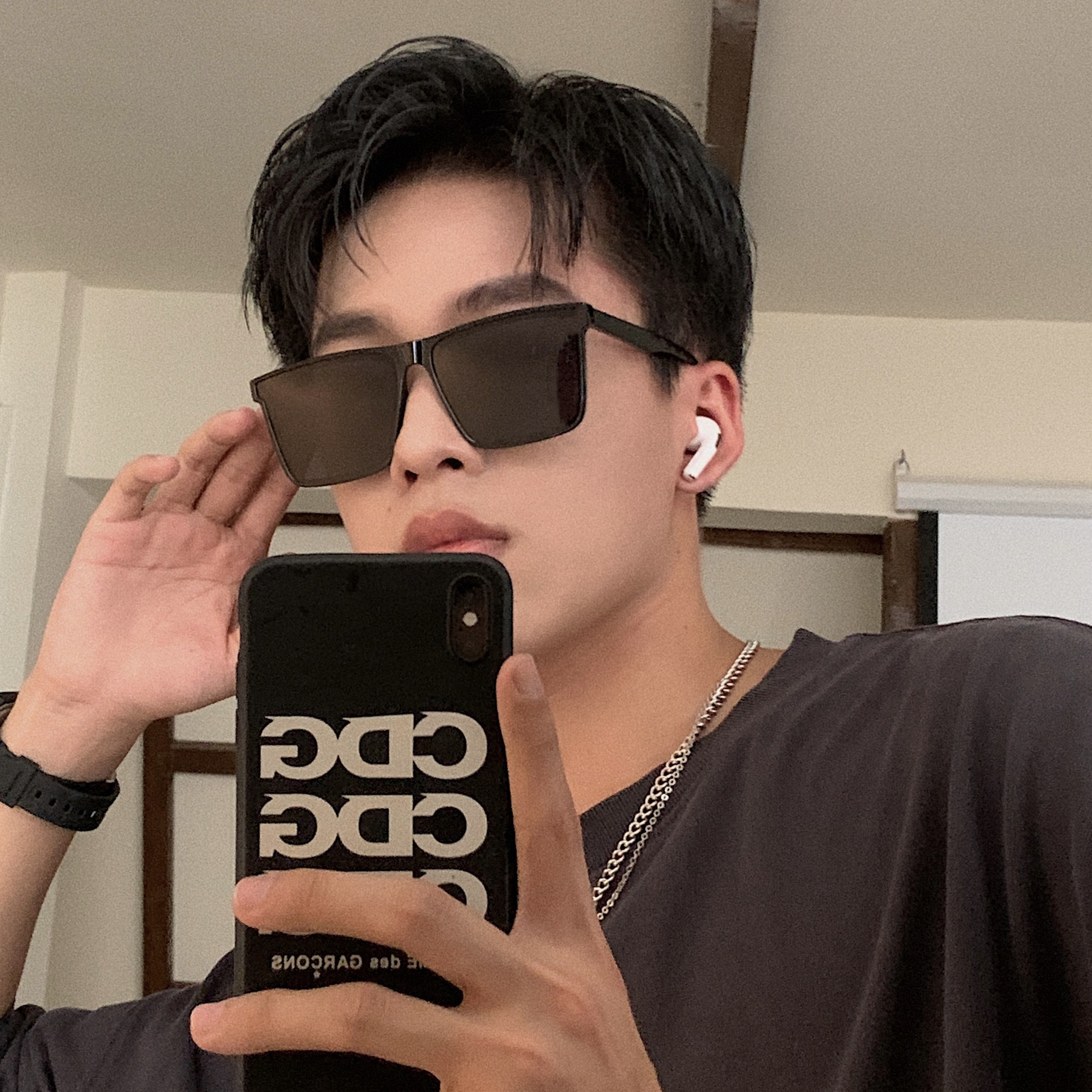 墨镜男开车司机高级感大脸显脸小