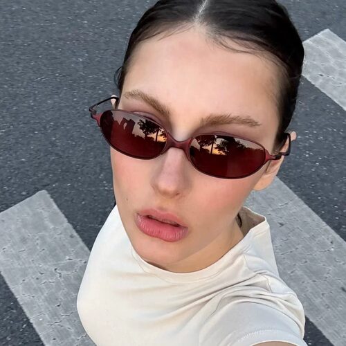欧美y2k辣妹窄框椭圆形红色墨镜