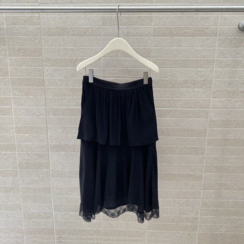 以十七 双层蕾丝边半裙26年春夏Y610535——1780