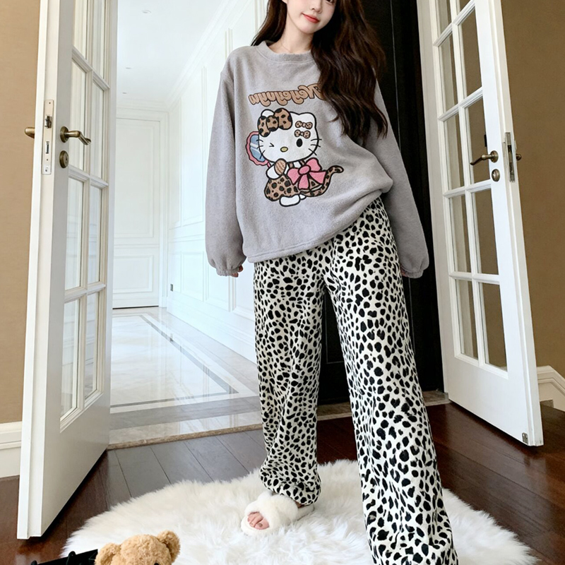 豹纹珊瑚绒睡衣女加厚宅家可爱KT冬季卡通宽松慵懒风可外穿家居服