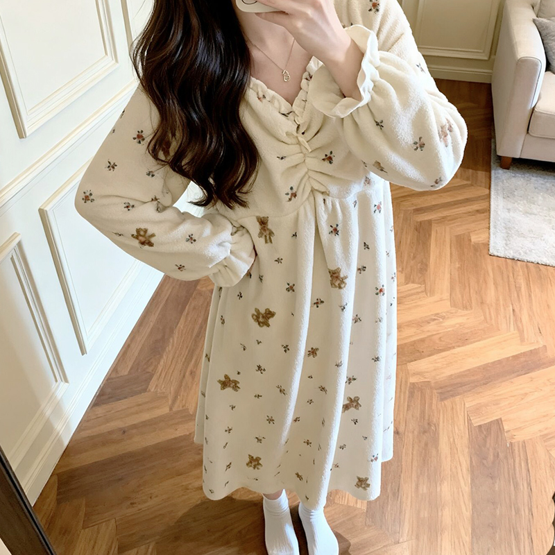 睡裙女秋冬季法兰绒带胸垫睡衣保暖甜美公主韩版冬天长款裙子居家