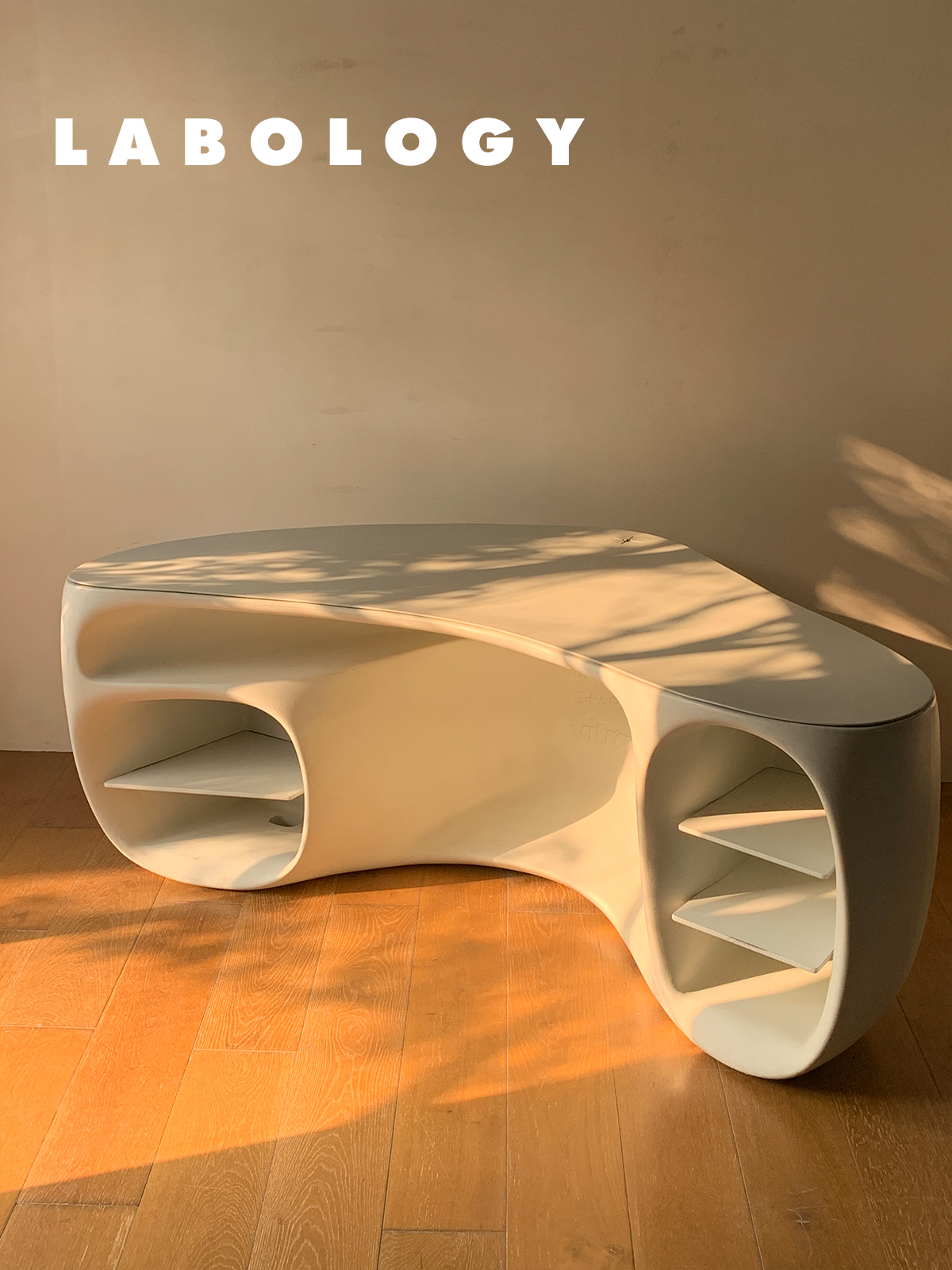 欧洲中古玻璃钢经典未来感书桌