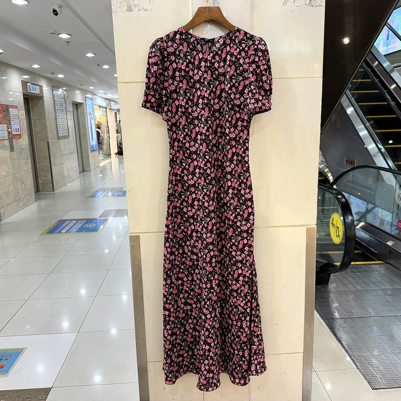 Q6361 时尚圆领泡泡短袖弹力修身包臀小碎花中长真丝鱼尾连衣裙夏