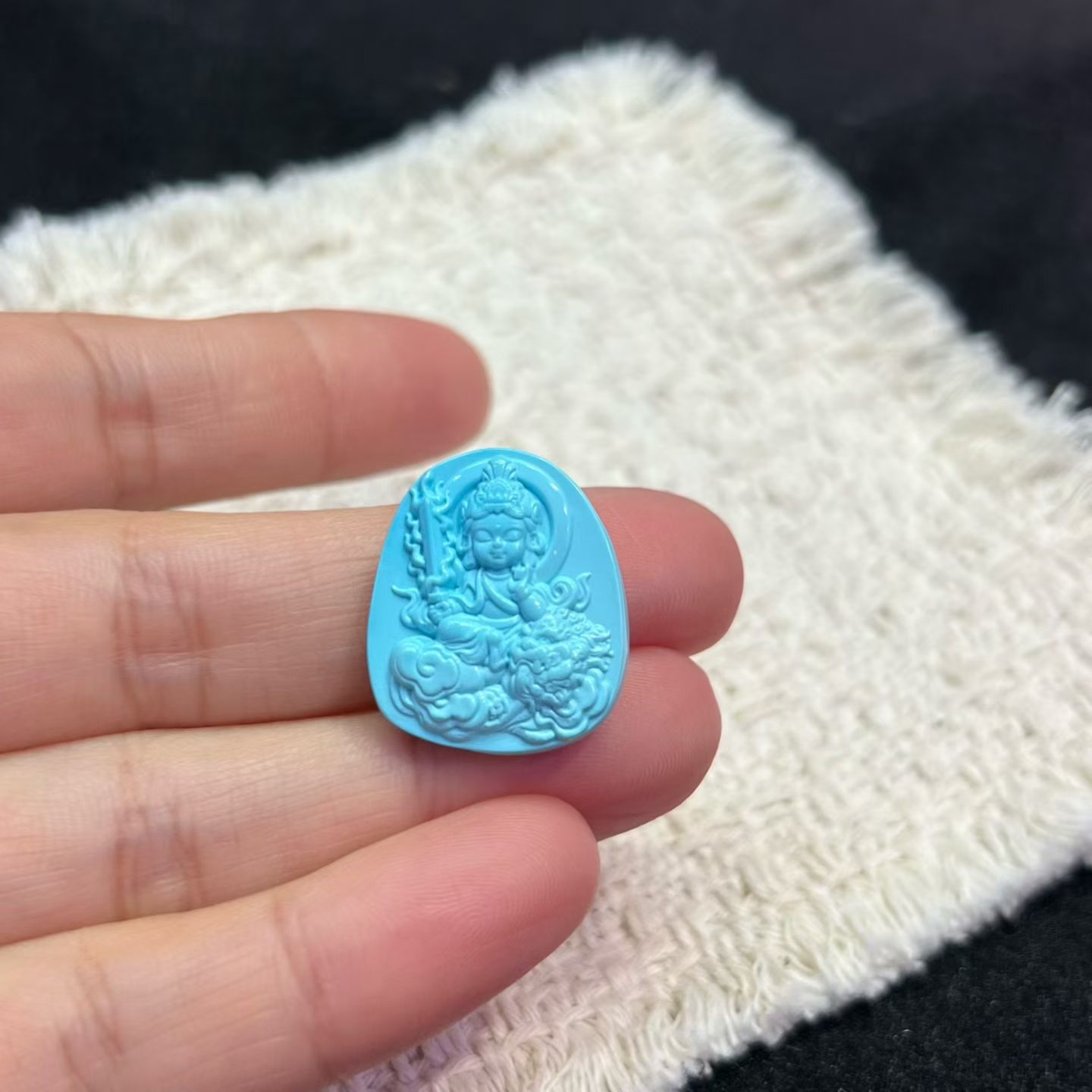 天然湖北原矿无优化高瓷玉化料绿颈饰