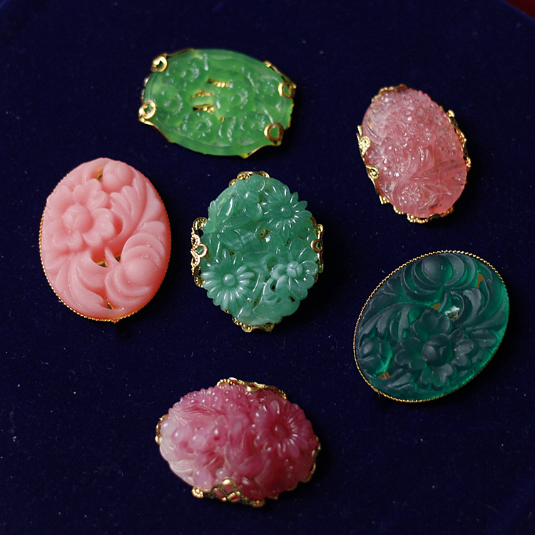 欧美国外老琉璃仿玉宝石雕刻胸针
