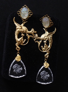 Asuw欧美中古欧洲琉璃雕刻花卉夸张扫肩askew london风格飞龙耳环