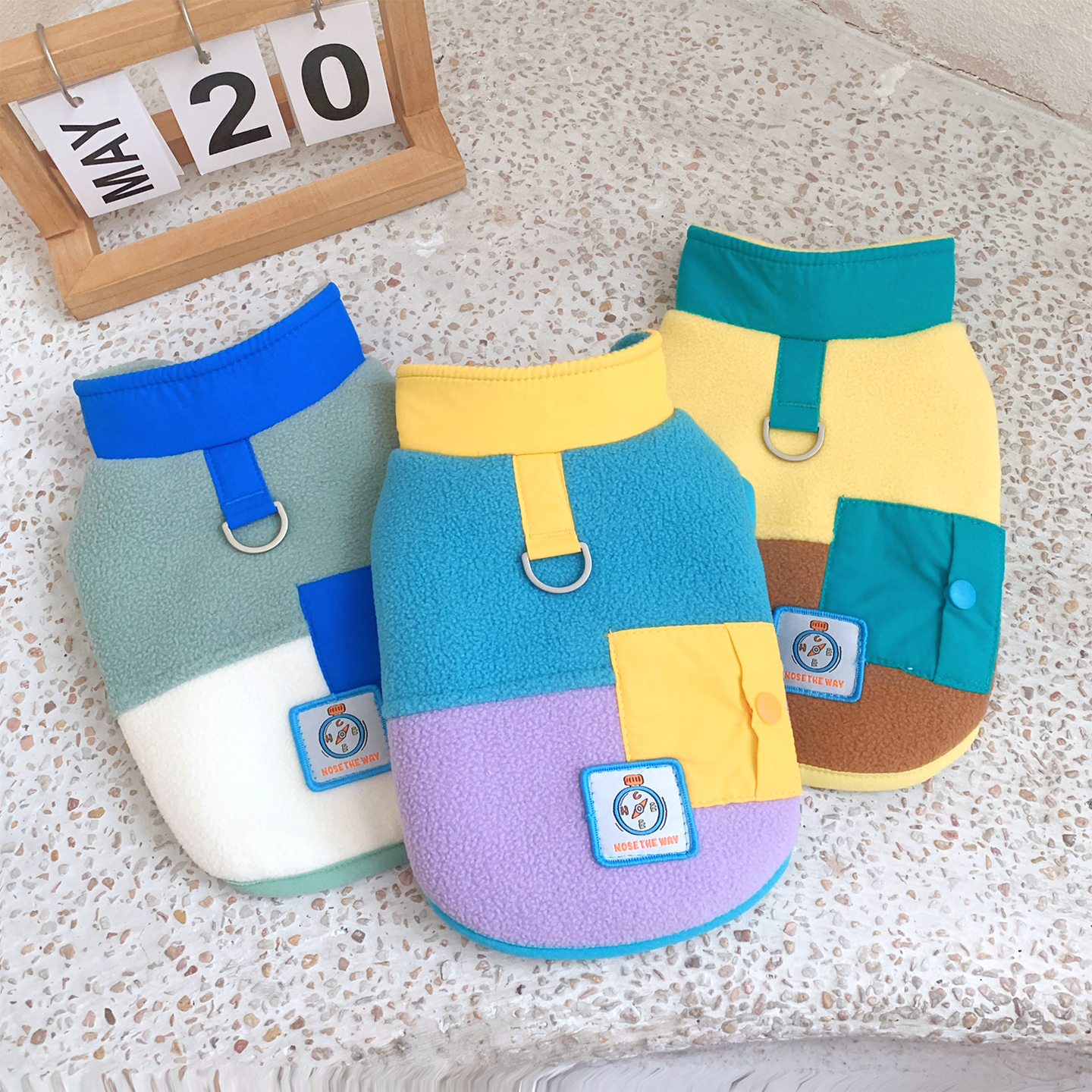 【狗狗秋冬加绒加厚马甲可牵引】