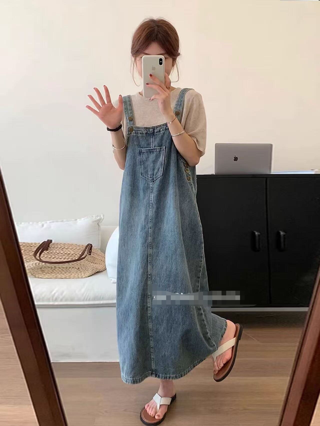 韩版牛仔背带裙宽松百搭减龄复古2025年女夏开叉吊带连衣裙慵懒风