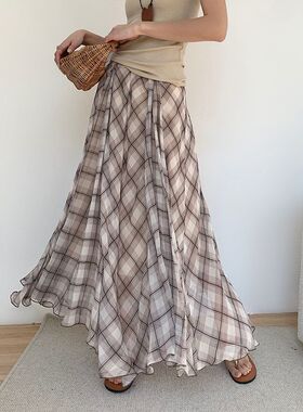 2025法式设计感格纹半身裙女春夏不规则气质轻薄休闲中长款裙子